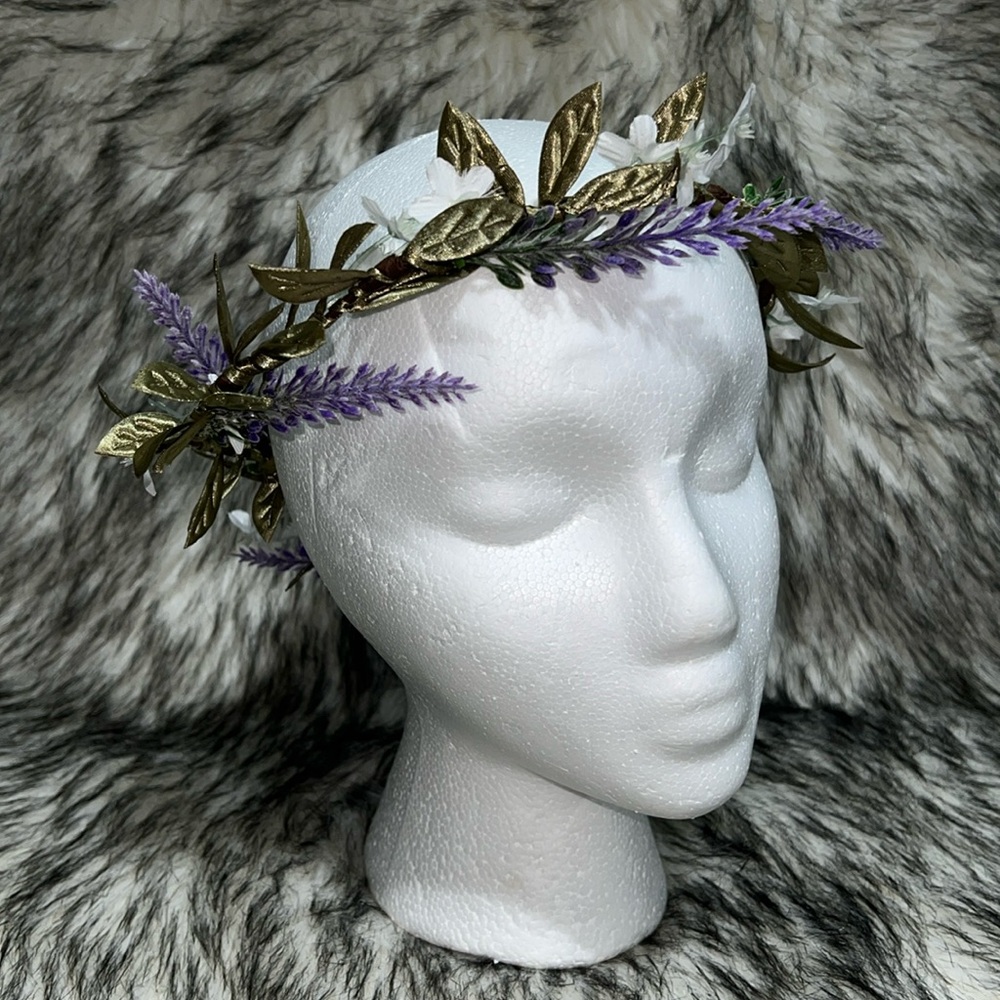 NWOT Forever 21 Faux Floral Head Wreath